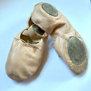 Used Capezio girls’ ballet shoes